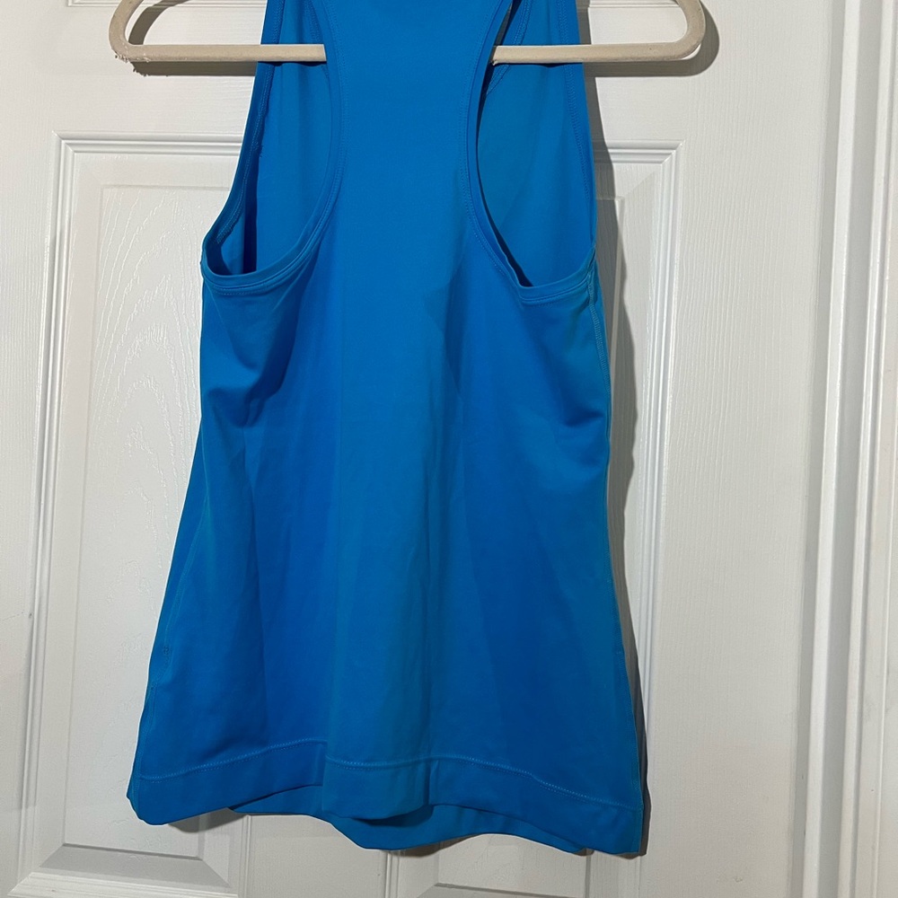 🦋 vibrant Hoka Vibrant Blue Tank Top size large - Picture 4 of 4